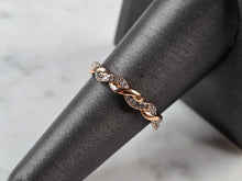 Load image into Gallery viewer, Womens Vintage Estate 10K Rose Gold Diamond Ring 1.6g E7139