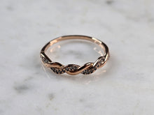 Load image into Gallery viewer, Womens Vintage Estate 10K Rose Gold Diamond Ring 1.6g E7139