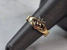 Load image into Gallery viewer, Womens Vintage Estate 14k Gold Irish Claddagh Michael Anthony Ring 2.7g #E7150
