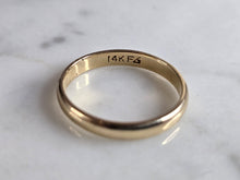 Load image into Gallery viewer, Womens Vintage Estate 14k Gold FG Wedding Ring Band, 2.2g E7163