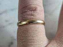 Load image into Gallery viewer, Womens Vintage Estate 14k Gold FG Wedding Ring Band, 2.2g E7163