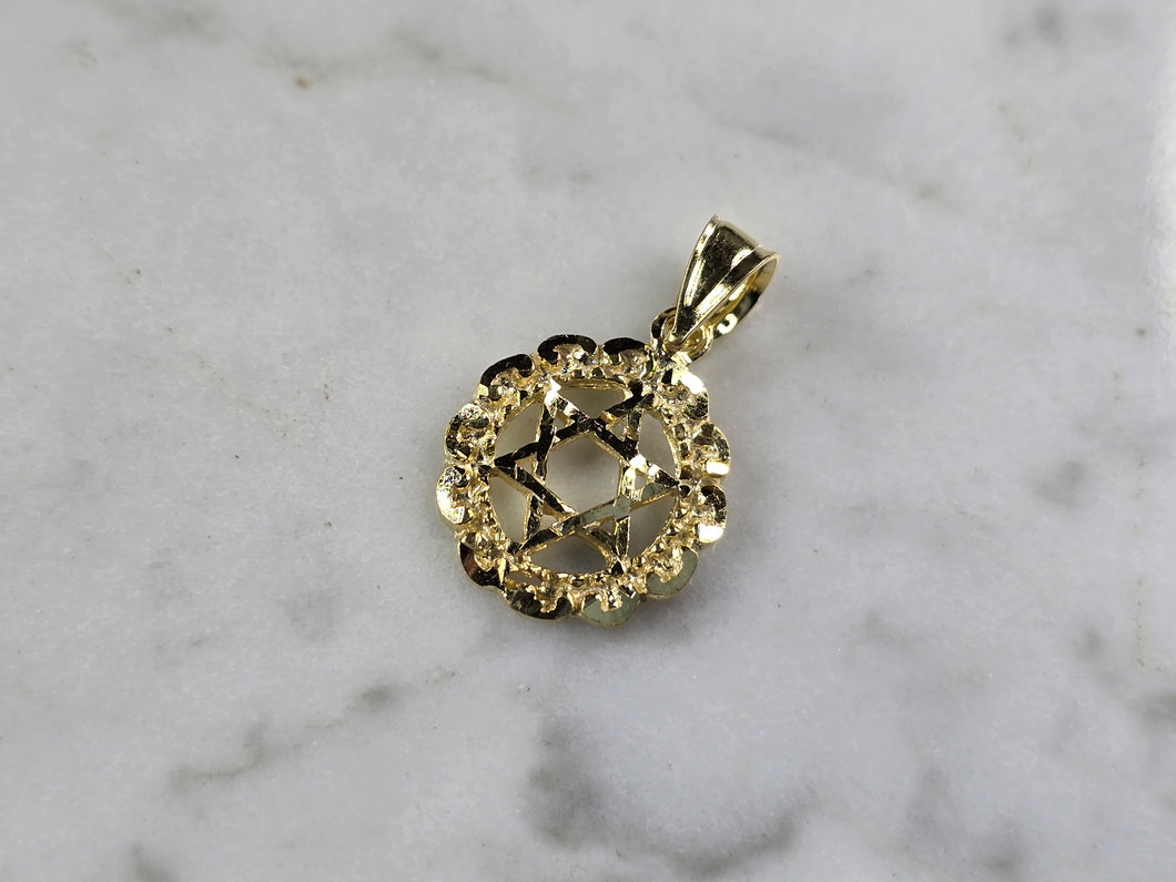 Sterling Silver Gold Tone Jewish Judaica Star of David Pendant, 1.0g E7179