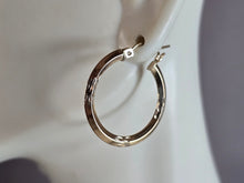 Load image into Gallery viewer, Womens Vintage Estate Sterling Silver Gold Tone Hoop Earrings 1.5g E7202