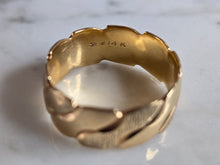 Load image into Gallery viewer, Mens Vintage Estate 14k Yellow Gold Wedding Band Ring 6.7g #E7205