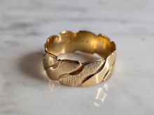 Load image into Gallery viewer, Mens Vintage Estate 14k Yellow Gold Wedding Band Ring 6.7g #E7205