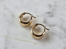 Load image into Gallery viewer, Pr Womens Vintage Estate 14K Yellow Gold Hoop Earrings, 1.5g E7207