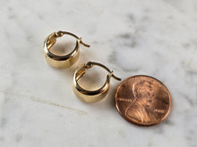 Load image into Gallery viewer, Pr Womens Vintage Estate 14K Yellow Gold Hoop Earrings, 1.5g E7207