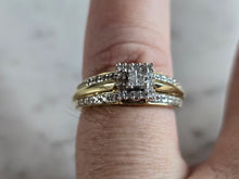 Load image into Gallery viewer, Womens Vintage Estate 10K Gold Diamond Cluster Ring 4.1g #E7211