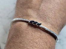 Load image into Gallery viewer, Womens Vintage Estate Sterling Silver Bangle Bracelet 14.4g E7214