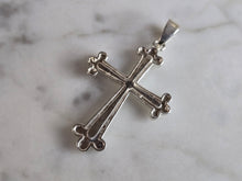 Load image into Gallery viewer, Vintage Estate Sterling Silver Religious Cross Pendant 3.3g E7236