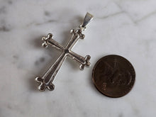 Load image into Gallery viewer, Vintage Estate Sterling Silver Religious Cross Pendant 3.3g E7236