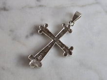 Load image into Gallery viewer, Vintage Estate Sterling Silver Religious Cross Pendant 3.3g E7236