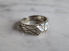 Load image into Gallery viewer, Womens Vintage Estate Sterling Silver Modernist Ring 5.1g E7271