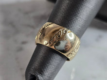 Load image into Gallery viewer, Womens Vintage Estate 14K Yellow Gold Cigar Band Ring 5.1g E7276