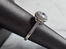 Load image into Gallery viewer, Womens Vintage Estate Sterling Silver CZ Ring 3.1g E7311
