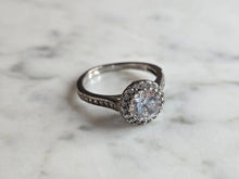 Load image into Gallery viewer, Womens Vintage Estate Sterling Silver CZ Ring 3.1g E7311