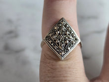 Load image into Gallery viewer, Womens Vintage Estate Sterling Silver Modernist Ring 3.0g E7313