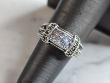 Load image into Gallery viewer, Womens Vintage Estate Sterling Silver CZ Ring 4.7g E7317