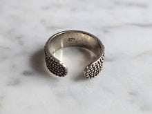 Load image into Gallery viewer, Womens Vintage Estate Sterling Silver Modernist Toe Ring 2.0g, E7358