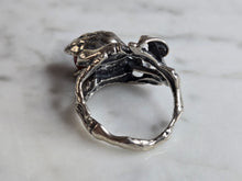 Load image into Gallery viewer, Womens Vintage Estate Sterling Silver Floral Ring 8.9g E7362