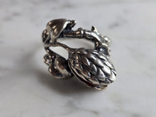 Load image into Gallery viewer, Womens Vintage Estate Sterling Silver Floral Ring 8.9g E7362