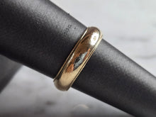 Load image into Gallery viewer, Womens Vintage Estate 14K Yellow Gold Devotion Band Wedding Ring 5.0g E7363
