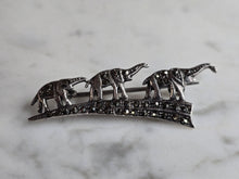 Load image into Gallery viewer, Womens Vintage Estate Sterling Silver Elephant Brooch 4.1g E7365