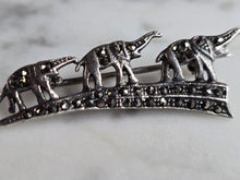 Load image into Gallery viewer, Womens Vintage Estate Sterling Silver Elephant Brooch 4.1g E7365