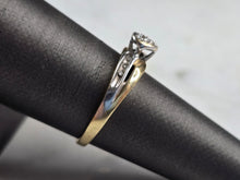 Load image into Gallery viewer, Womens Vintage Estate 10K Yellow White Gold Diamond Heart Ring 2.2g E7405