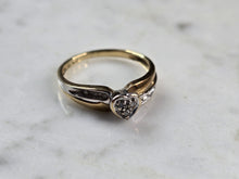 Load image into Gallery viewer, Womens Vintage Estate 10K Yellow White Gold Diamond Heart Ring 2.2g E7405