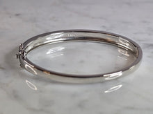 Load image into Gallery viewer, Womens Estate Sterling Silver Modernist Opal Bangle Bracelet 16.9g E7407