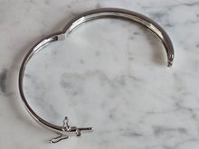 Load image into Gallery viewer, Womens Estate Sterling Silver Modernist Opal Bangle Bracelet 16.9g E7407