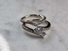 Load image into Gallery viewer, Womens Estate 14K White Gold Ever Us Diamond Engagement Ring Set, 5.5g E7414