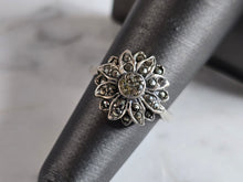 Load image into Gallery viewer, Womens Vintage Estate Sterling Silver Modernist Flower Ring 4.0g E7419