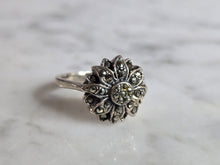 Load image into Gallery viewer, Womens Vintage Estate Sterling Silver Modernist Flower Ring 4.0g E7419