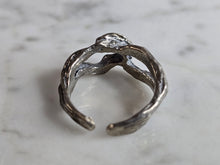 Load image into Gallery viewer, Womens Vintage Estate Sterling Silver Modernist Ring 4.7g E7421