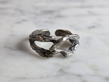 Load image into Gallery viewer, Womens Vintage Estate Sterling Silver Modernist Ring 4.7g E7421