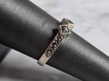 Load image into Gallery viewer, Womens Vintage Estate Sterling Silver Modernist Ring 2.8g E7423