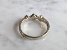 Load image into Gallery viewer, Womens Vintage Estate Sterling Silver Modernist Ring 2.8g E7423