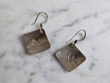 Load image into Gallery viewer, Womens Vintage Estate Sterling Silver Dangle Earrings 3.1g E7428