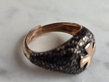 Load image into Gallery viewer, Womens Vintage Estate Sterling Silver Rose Gold Tone Cross Ring 6.6g E7442