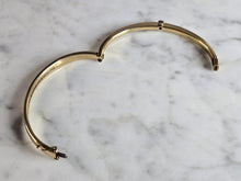 Load image into Gallery viewer, Womens Vintage Retired Hearts on Fire 18k Gold Diamond Bracelet 25.8g E7449