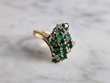 Load image into Gallery viewer, Womens Vintage Estate 14K Gold Diamond &amp; Emerald Cluster Ring 4.1g E7454