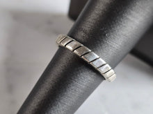Load image into Gallery viewer, Womens Vintage Estate Sterling Silver Modernist Ring 3.3g E7473