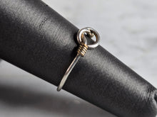 Load image into Gallery viewer, Womens Vintage Estate Sterling Silver Lovers Knot Ring 1.0g E7495