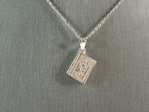Sterling Silver Jewish Judaica Hebrew Torah Charm Pendant Necklace 3.6g E7497