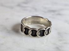 Load image into Gallery viewer, Womens Vintage Estate Sterling Silver Modernist Ring 4.3g E7503