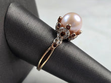 Load image into Gallery viewer, Womens Vintage Estate Sterling Silver Rose Gold Tone Faux Pearl Ring 4.5g E7504