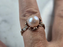 Load image into Gallery viewer, Womens Vintage Estate Sterling Silver Rose Gold Tone Faux Pearl Ring 4.5g E7504