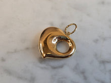 Load image into Gallery viewer, Womens Vintage Estate 18K Yellow Gold Heart Pendant 1.7g E7506